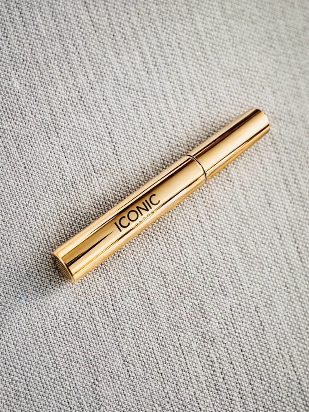 ICONIC London Triple Threat Mascara — Black